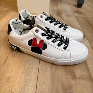 Minnie Mouse Disney sneakers NWT